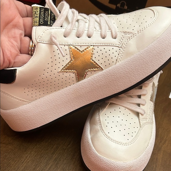 Vintage Havana Cream Sneakers with Gold Star - Picture 3 of 10